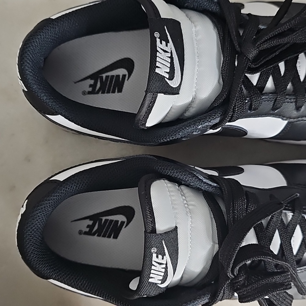 Nike Dunk Low Pandas - Picture 5 of 8